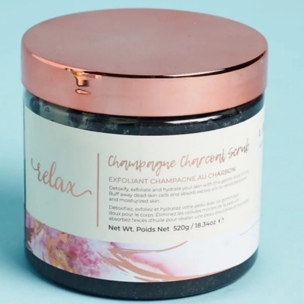 Manna Kadar Champagne Charcoal Scrub